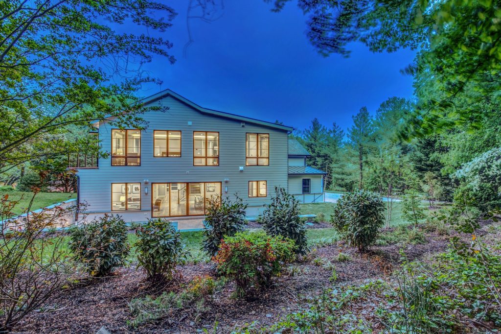 210 Quaker Lane, Alexandria, VA United Investments